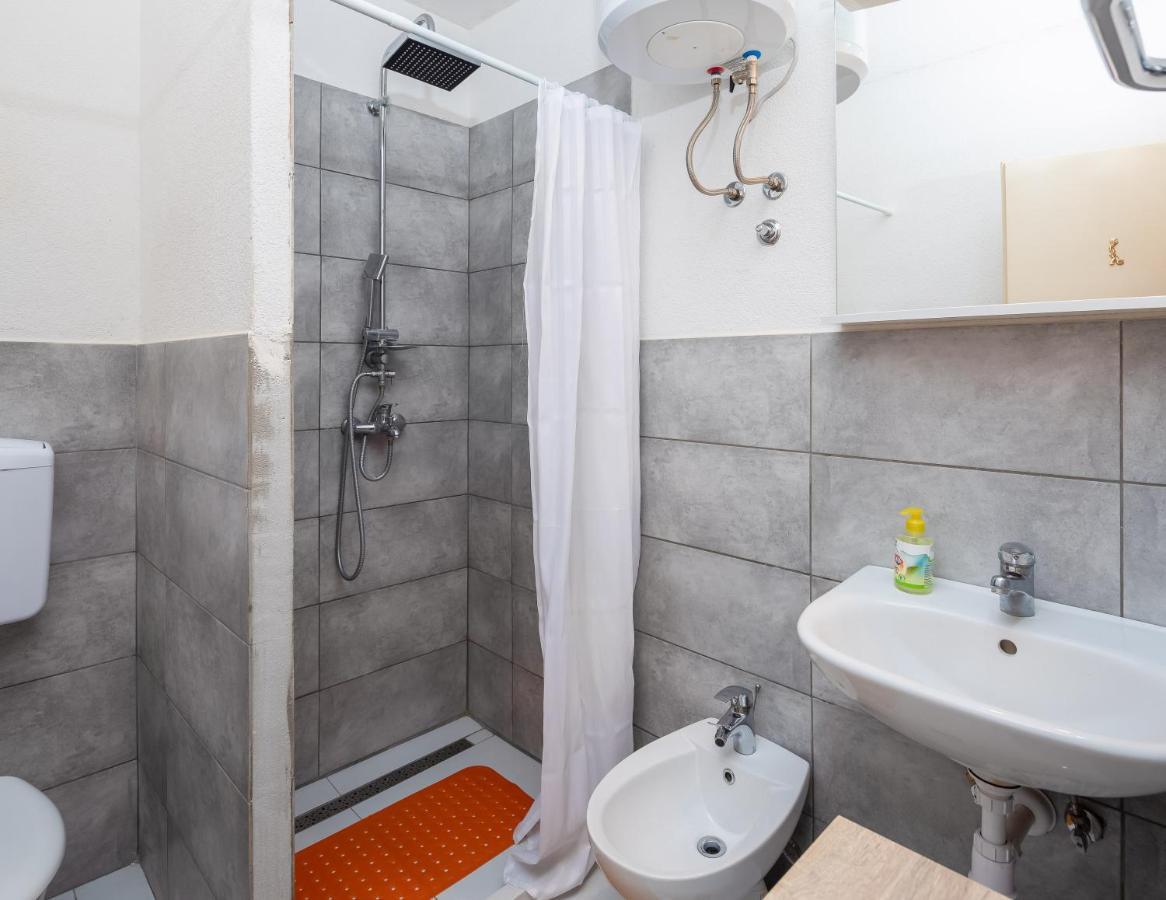 Edita - Apartment In Town Centre Makarska Exterior photo